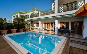 Holiday Villa In Elite Residential Area Of Faro